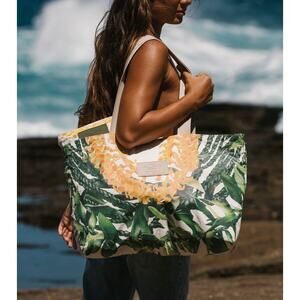 Aloha Collection• Special Limited Edition Holoholo Tote Mei Day by Aloha De Mele